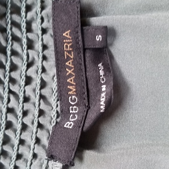 Bcbgmaxazria  silk blend top size small needs repair - Picture 6 of 8